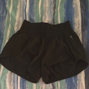Lululemon Women's Black Hottie Hots Shorts 4.5 inch